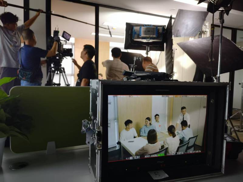 靖西县TVC拍摄公司：科技产品视觉化大师，诠释未来感与功能美学